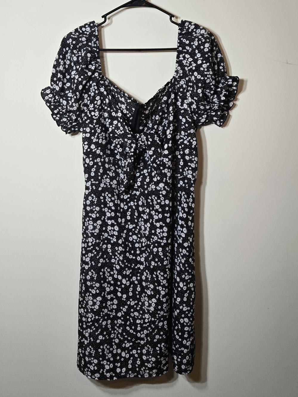Shein Curve Sz 1XL Black and White Floral Tie Top Puff-Sleeve Mini Dress